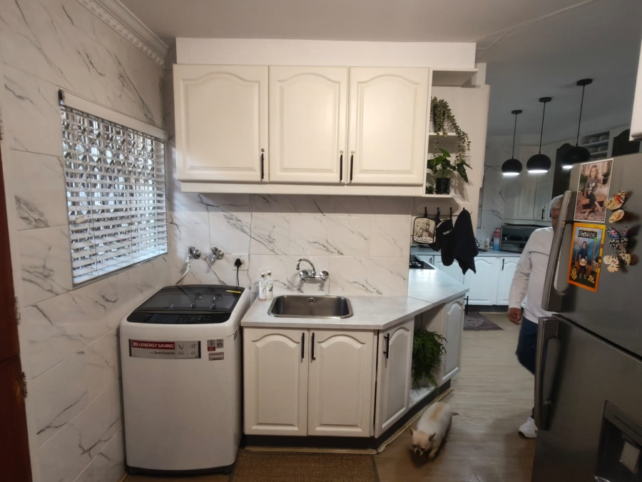 3 Bedroom Property for Sale in Edleen Gauteng