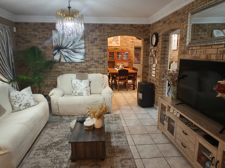 3 Bedroom Property for Sale in Edleen Gauteng
