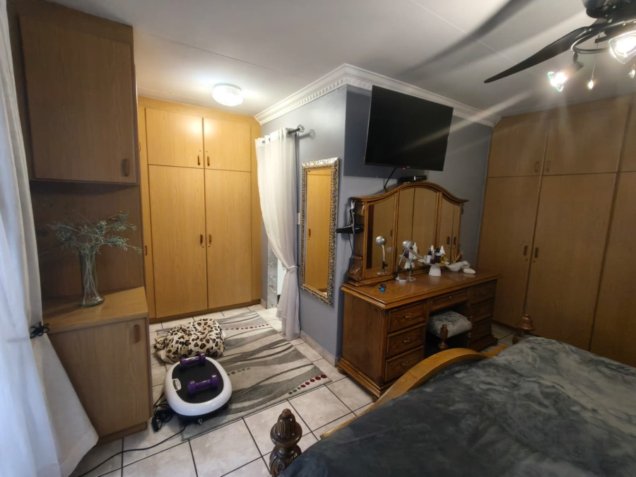 3 Bedroom Property for Sale in Edleen Gauteng