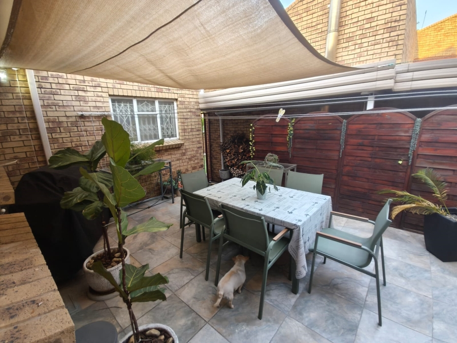 3 Bedroom Property for Sale in Edleen Gauteng