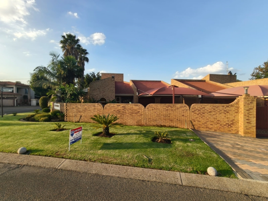 3 Bedroom Property for Sale in Edleen Gauteng