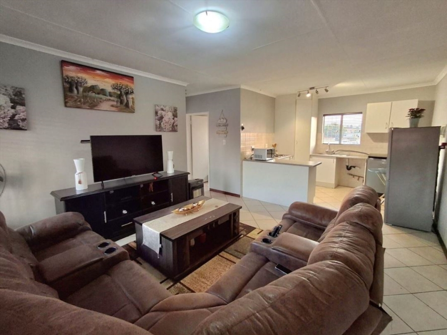 2 Bedroom Property for Sale in Glen Marais Gauteng