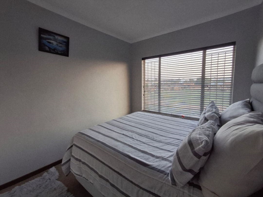 2 Bedroom Property for Sale in Glen Marais Gauteng