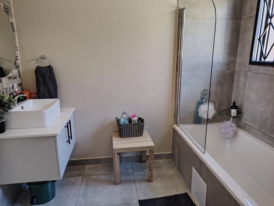 3 Bedroom Property for Sale in Slaterville A H Gauteng