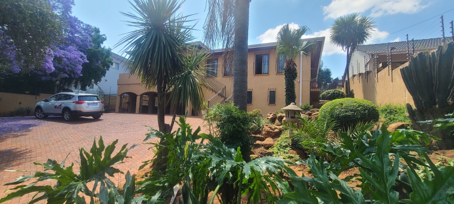 4 Bedroom Property for Sale in Cyrildene Gauteng