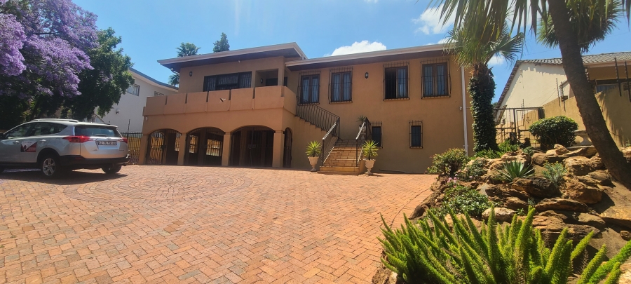 4 Bedroom Property for Sale in Cyrildene Gauteng