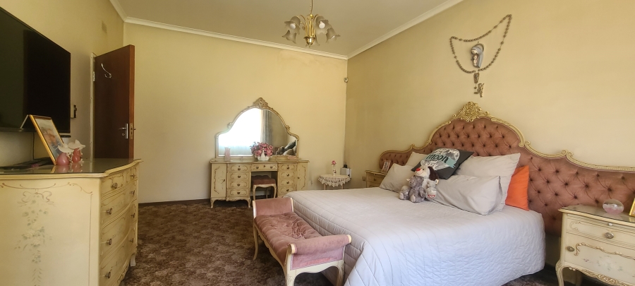 4 Bedroom Property for Sale in Cyrildene Gauteng