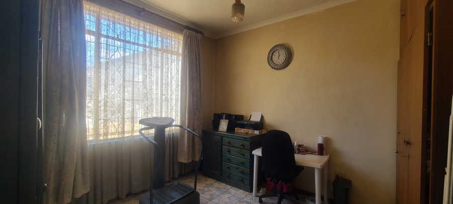 4 Bedroom Property for Sale in Cyrildene Gauteng
