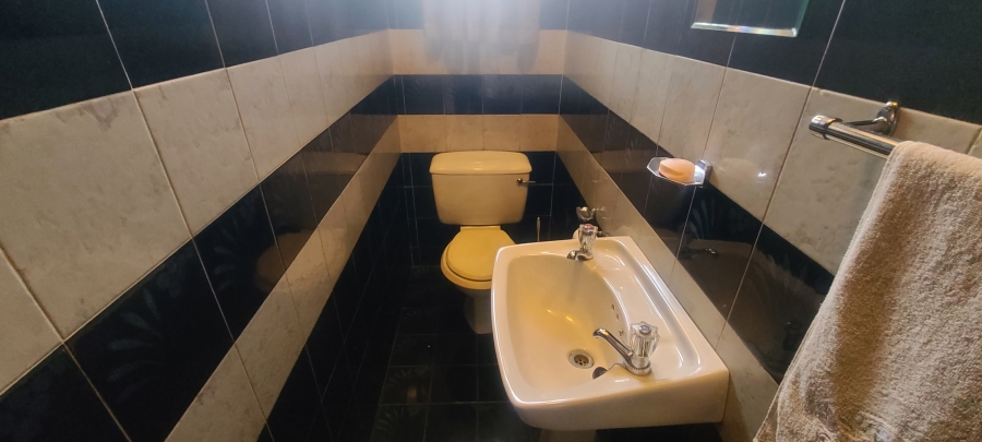 4 Bedroom Property for Sale in Cyrildene Gauteng