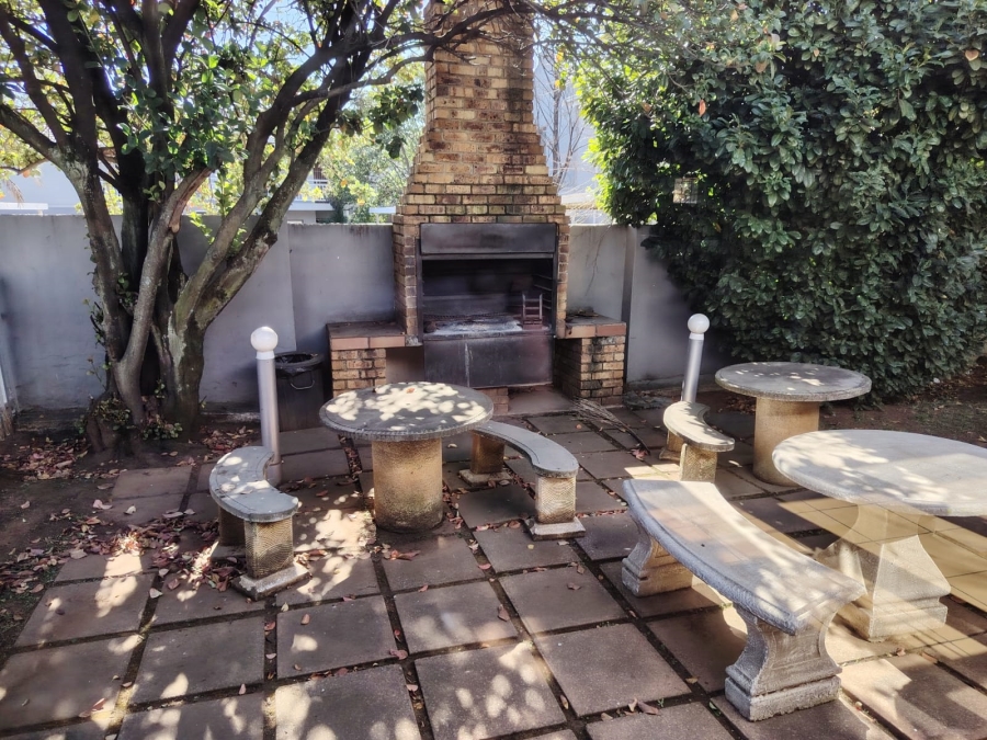 1 Bedroom Property for Sale in Lakefield Gauteng