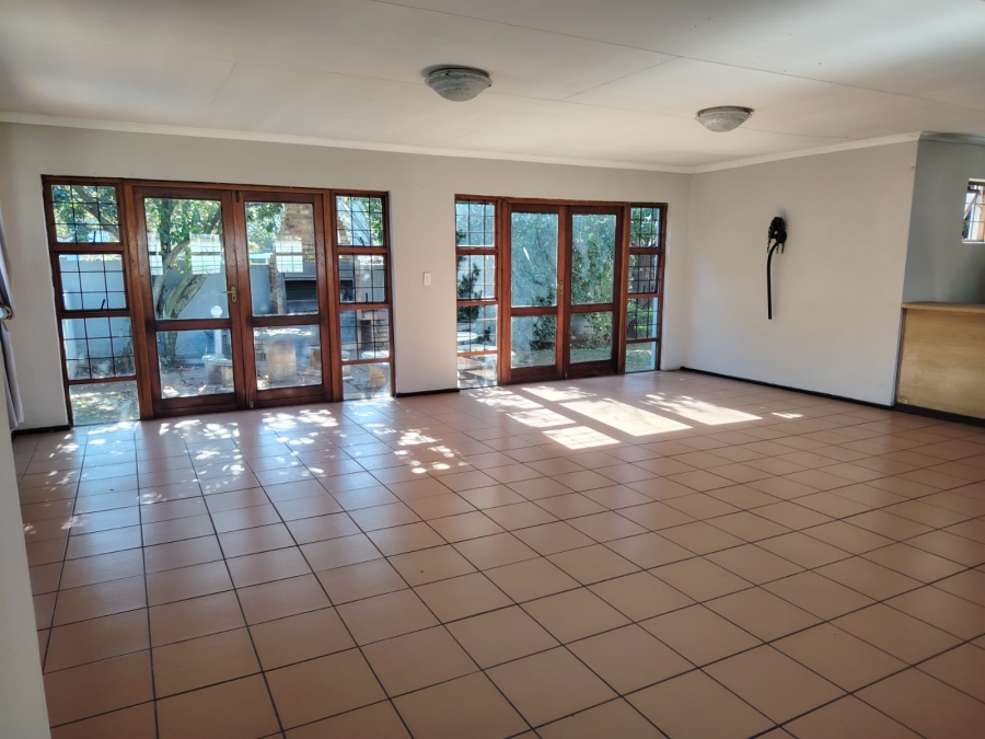 1 Bedroom Property for Sale in Lakefield Gauteng