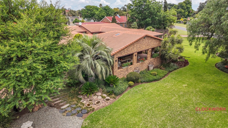 3 Bedroom Property for Sale in Dunnottar Gauteng