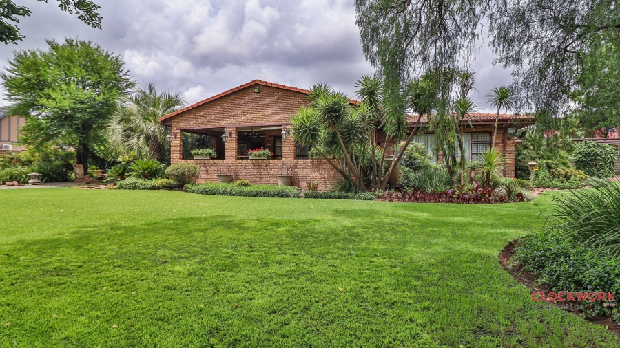 3 Bedroom Property for Sale in Dunnottar Gauteng