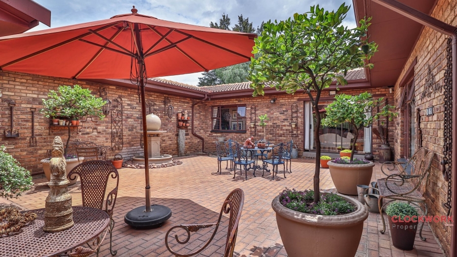 3 Bedroom Property for Sale in Dunnottar Gauteng
