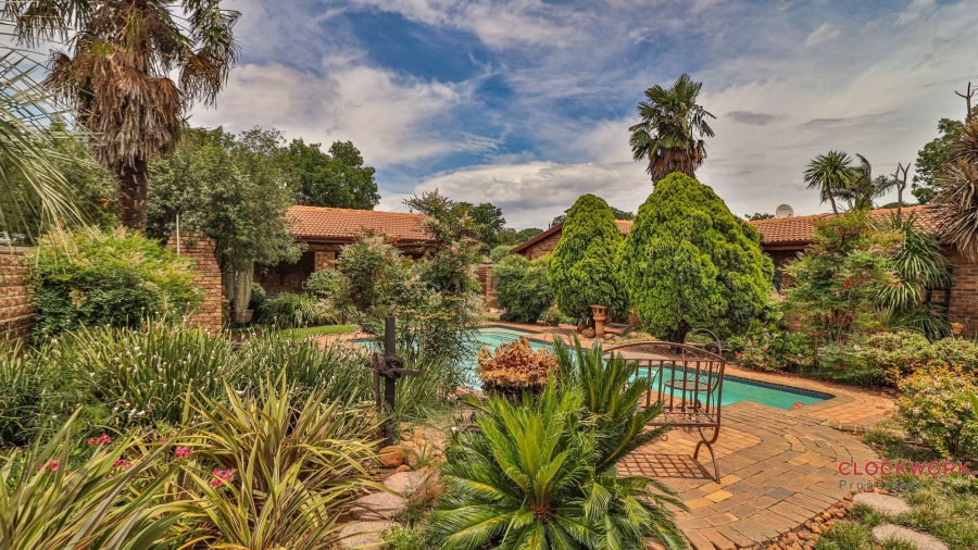 3 Bedroom Property for Sale in Dunnottar Gauteng