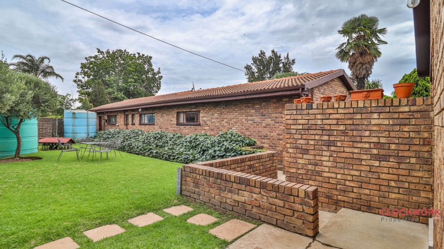 3 Bedroom Property for Sale in Dunnottar Gauteng