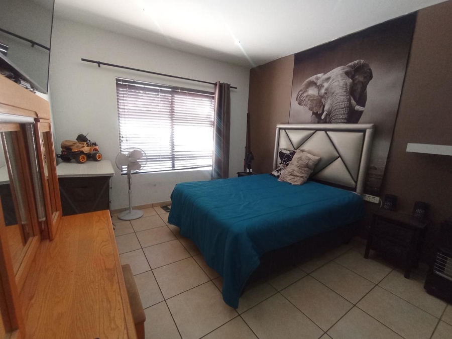3 Bedroom Property for Sale in Mulbarton Gauteng