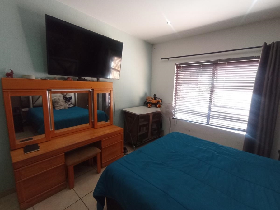 3 Bedroom Property for Sale in Mulbarton Gauteng