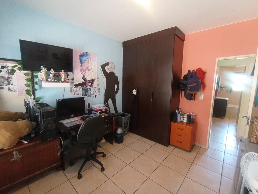 3 Bedroom Property for Sale in Mulbarton Gauteng