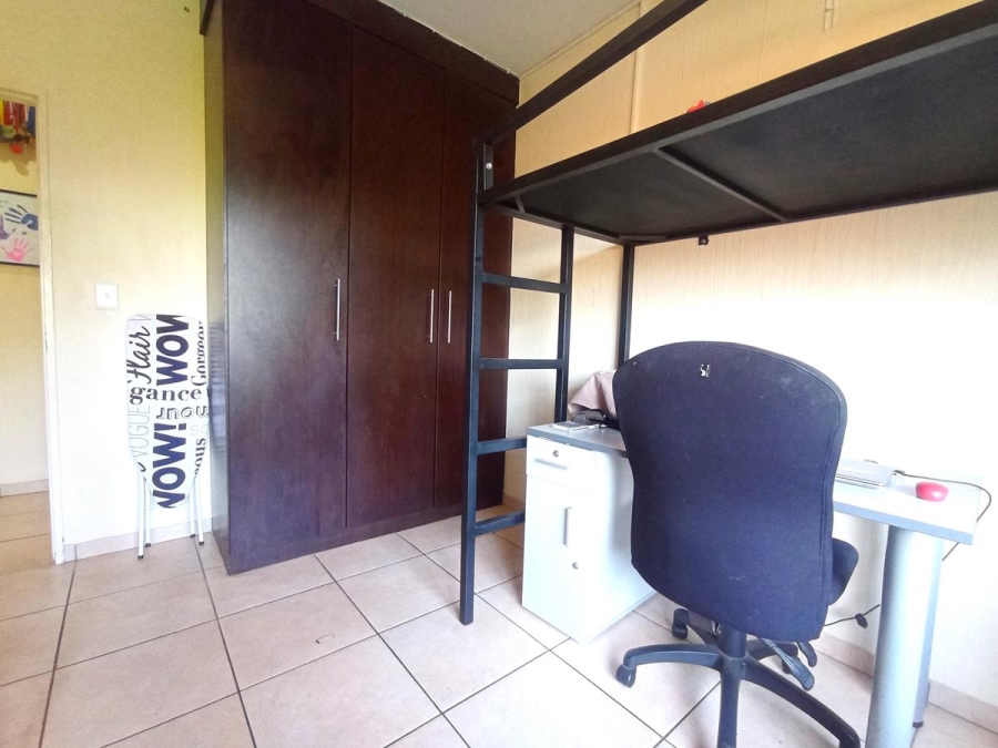 3 Bedroom Property for Sale in Mulbarton Gauteng