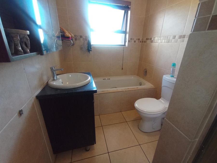 3 Bedroom Property for Sale in Mulbarton Gauteng