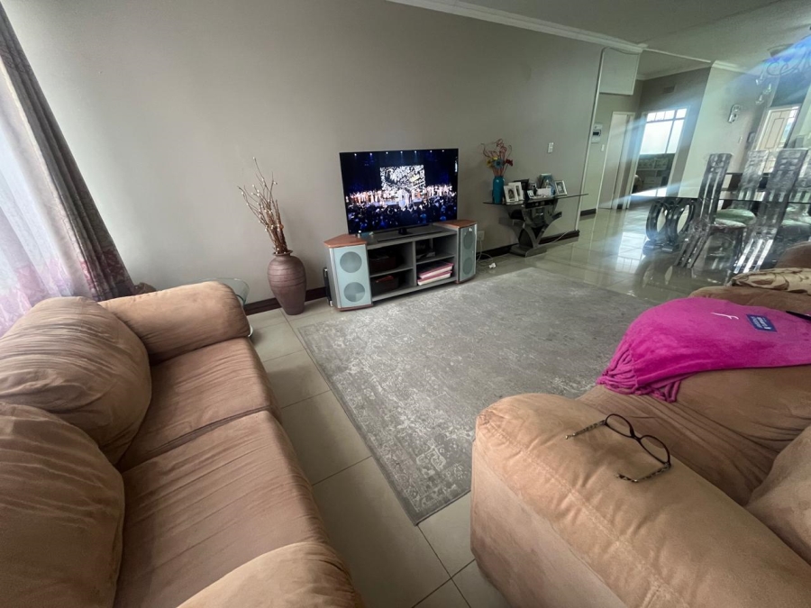 2 Bedroom Property for Sale in Dowerglen Gauteng