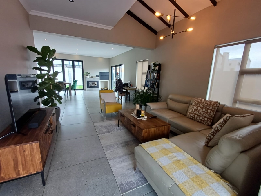 3 Bedroom Property for Sale in Glen Erasmia Gauteng