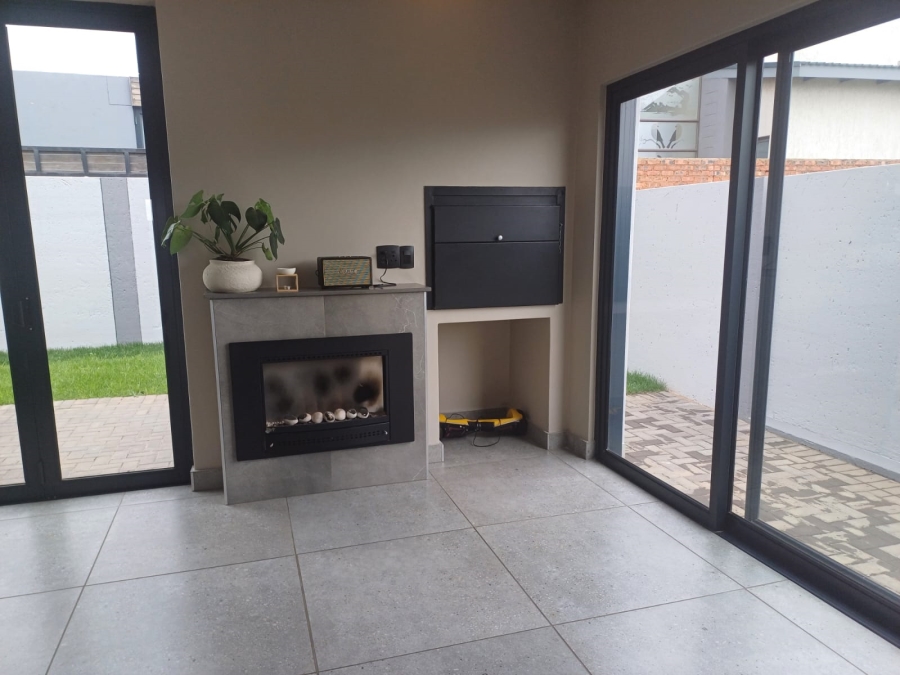 3 Bedroom Property for Sale in Glen Erasmia Gauteng