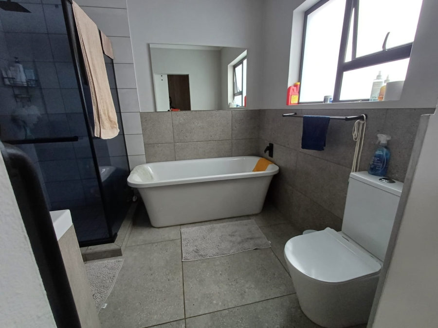 3 Bedroom Property for Sale in Glen Erasmia Gauteng