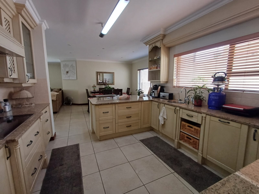 4 Bedroom Property for Sale in Glen Erasmia Gauteng