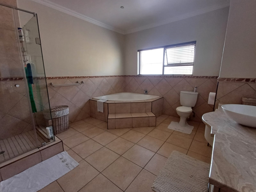 4 Bedroom Property for Sale in Glen Erasmia Gauteng