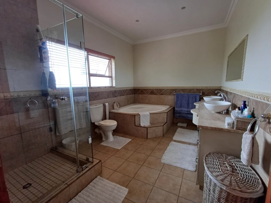 4 Bedroom Property for Sale in Glen Erasmia Gauteng
