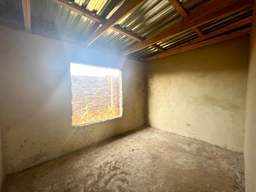 4 Bedroom Property for Sale in Mohlakeng Gauteng