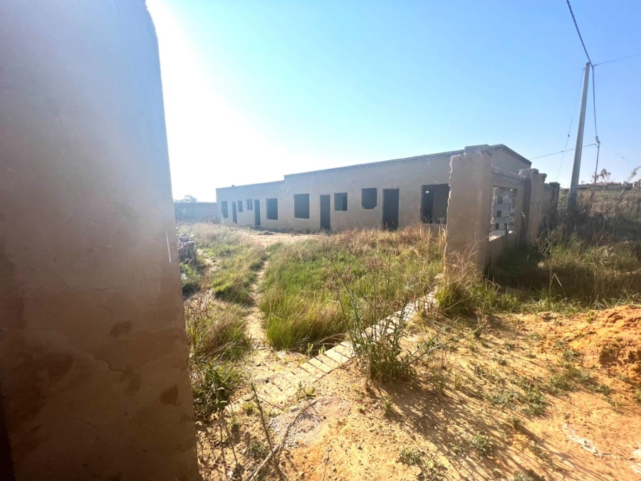 4 Bedroom Property for Sale in Mohlakeng Gauteng