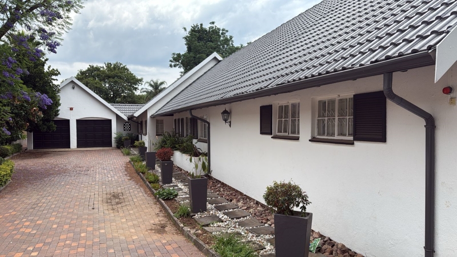 5 Bedroom Property for Sale in Klevehill Park Gauteng