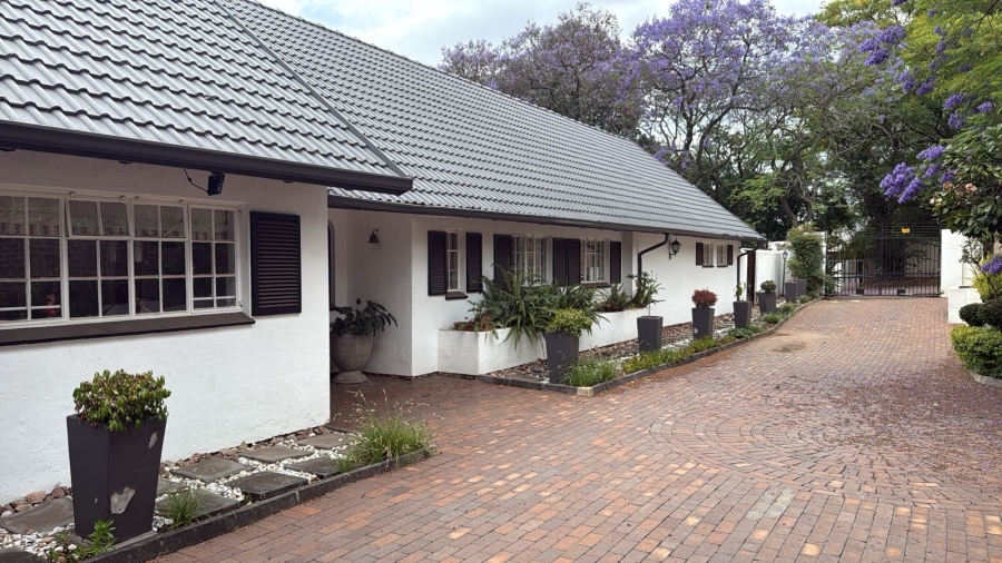 5 Bedroom Property for Sale in Klevehill Park Gauteng