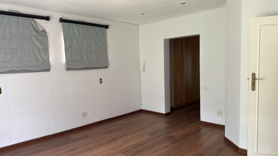 5 Bedroom Property for Sale in Klevehill Park Gauteng