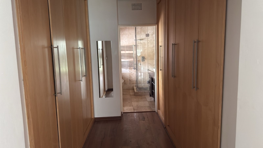 5 Bedroom Property for Sale in Klevehill Park Gauteng