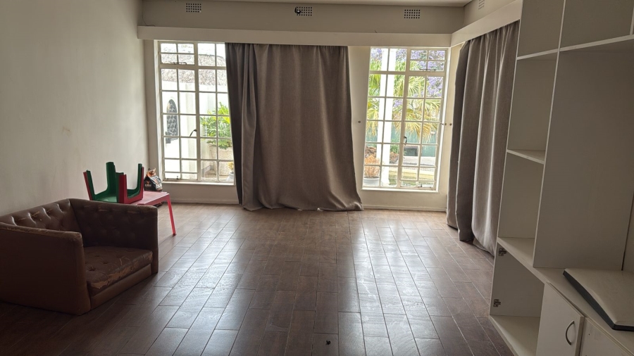 5 Bedroom Property for Sale in Klevehill Park Gauteng