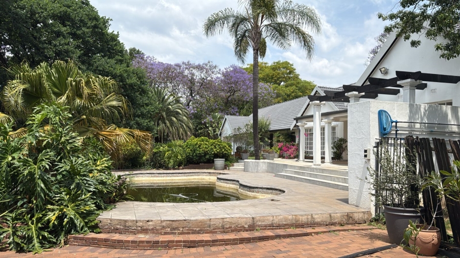 5 Bedroom Property for Sale in Klevehill Park Gauteng