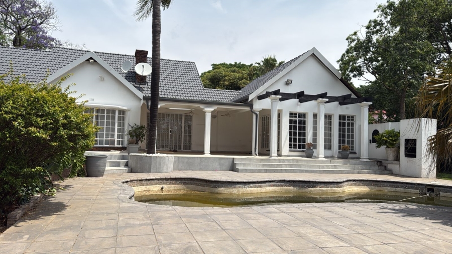 5 Bedroom Property for Sale in Klevehill Park Gauteng