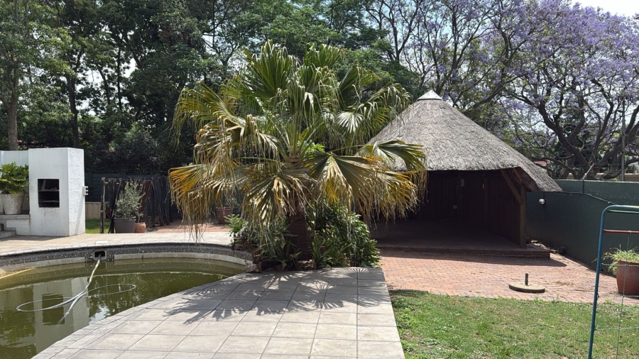5 Bedroom Property for Sale in Klevehill Park Gauteng