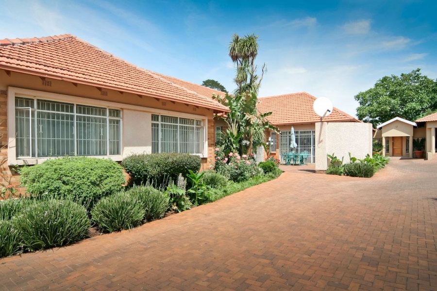 7 Bedroom Property for Sale in Observatory Gauteng