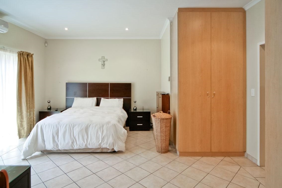 7 Bedroom Property for Sale in Observatory Gauteng