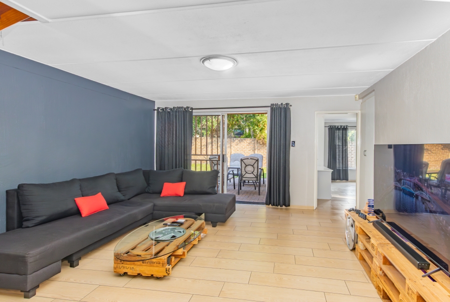 3 Bedroom Property for Sale in Barbeque Downs Gauteng