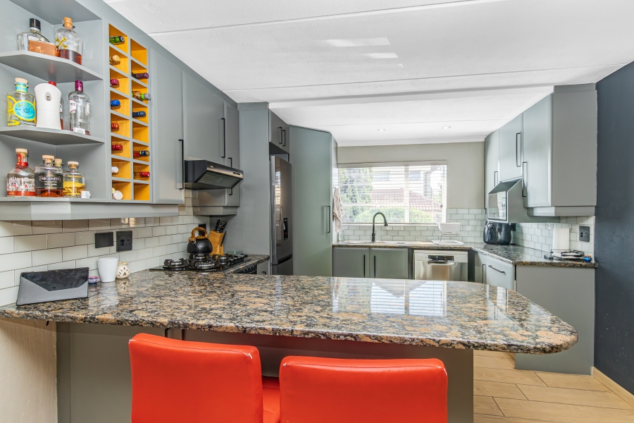 3 Bedroom Property for Sale in Barbeque Downs Gauteng