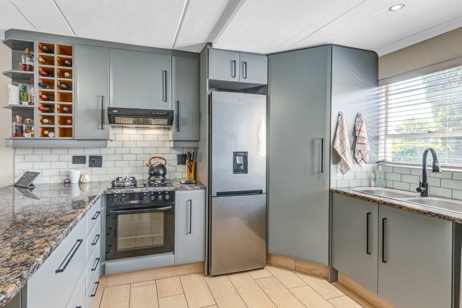 3 Bedroom Property for Sale in Barbeque Downs Gauteng