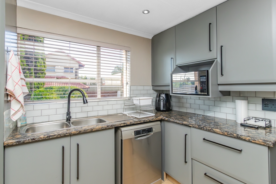 3 Bedroom Property for Sale in Barbeque Downs Gauteng