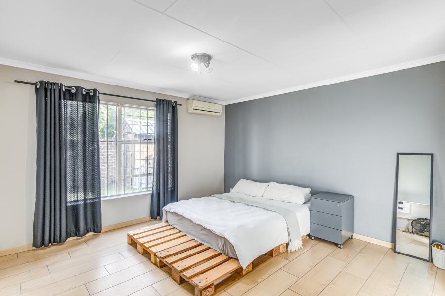 3 Bedroom Property for Sale in Barbeque Downs Gauteng