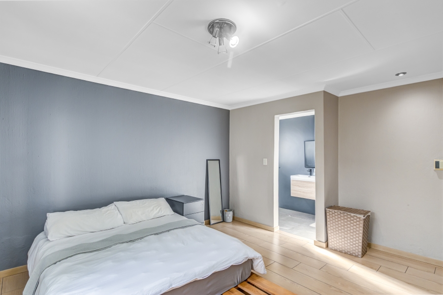 3 Bedroom Property for Sale in Barbeque Downs Gauteng